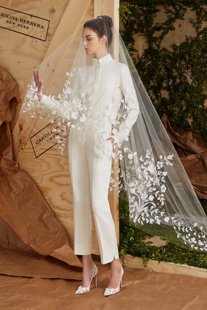 Long-sleeve white wedding pantsuit 