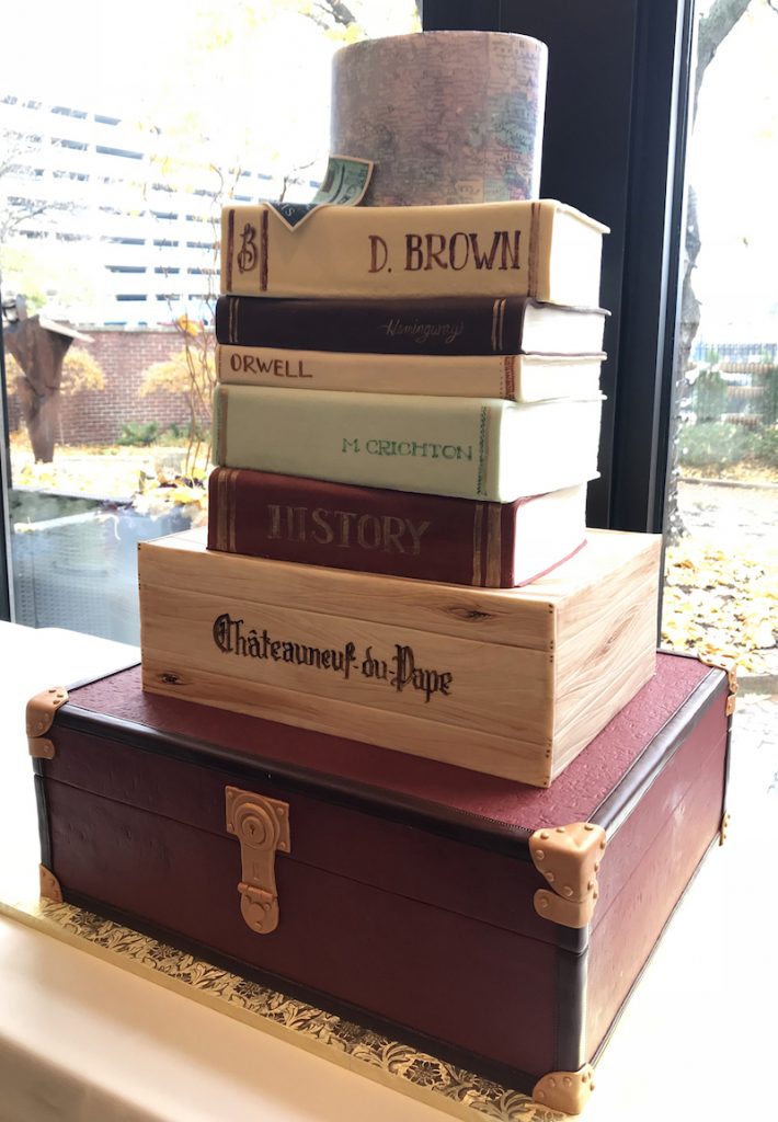 Book-themed groom's cake by Sweet Retreat
