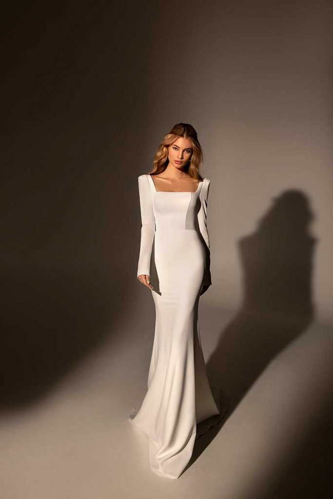 Structured minimalist bridal gown 2021 bridal fashion trends 