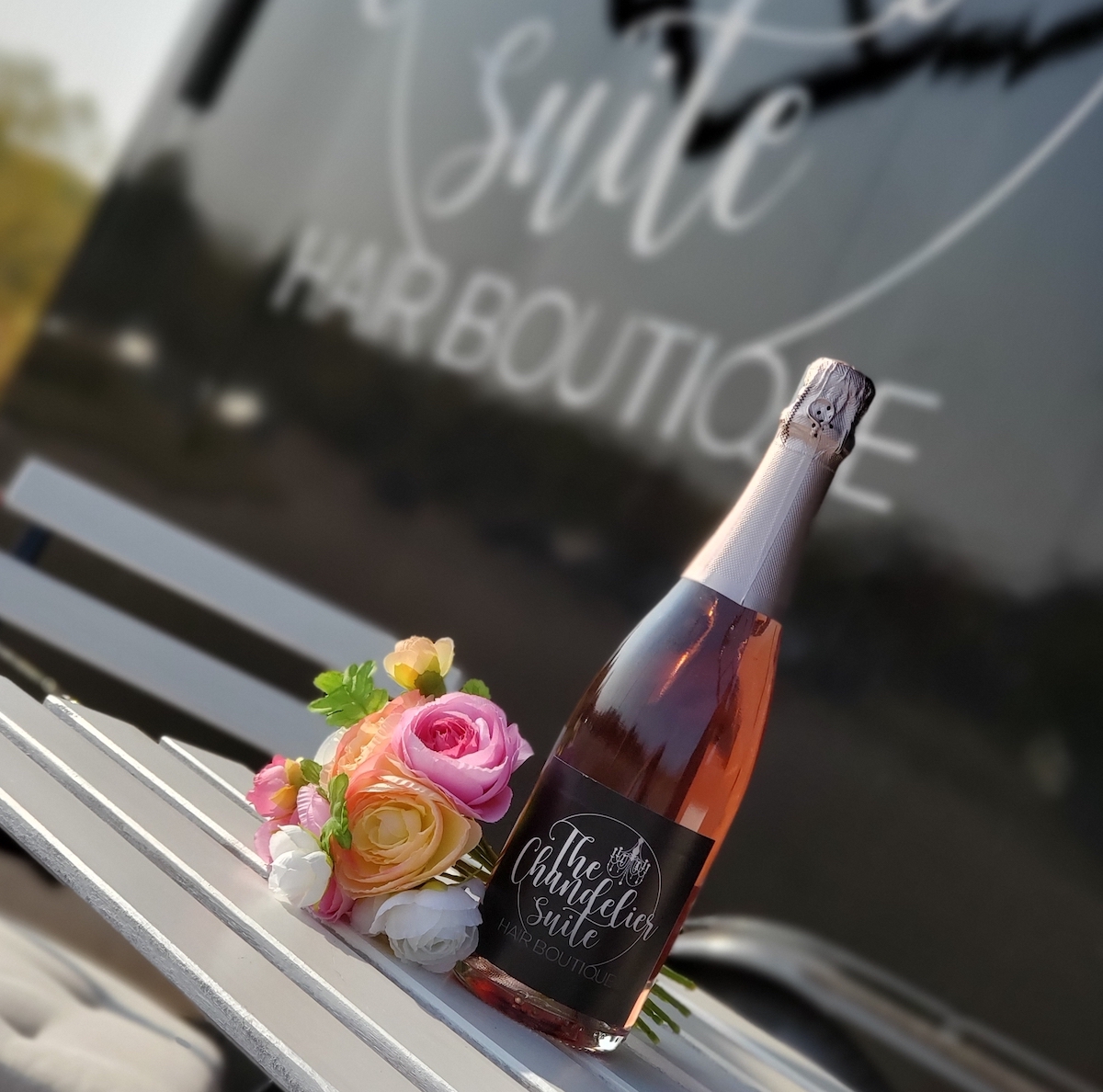 The Chandelier Suite boutique Rose wine with flowers