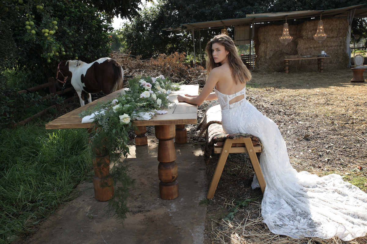 Countryside bridal dress 