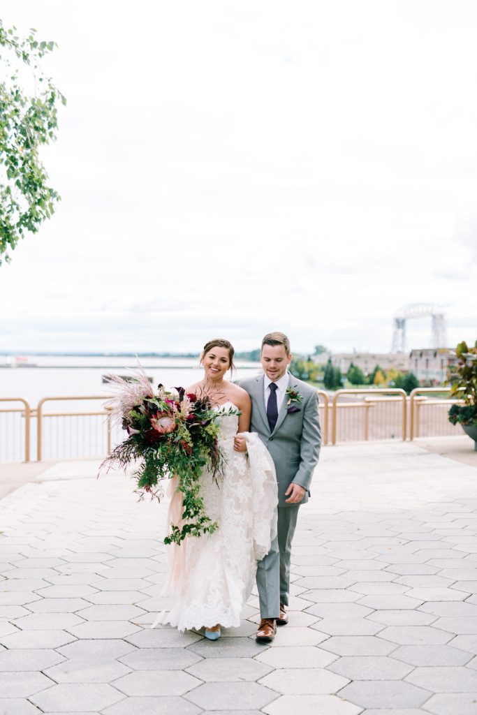 Couple marries on the shores of Lake Superior 
