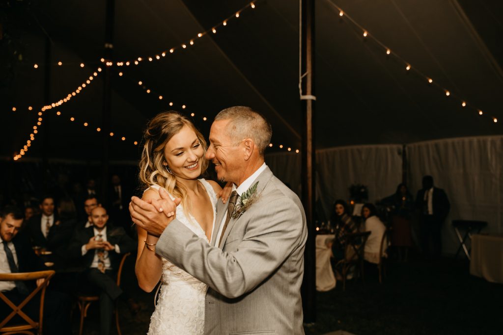 Bride and dad dance to father-daughter dance song
