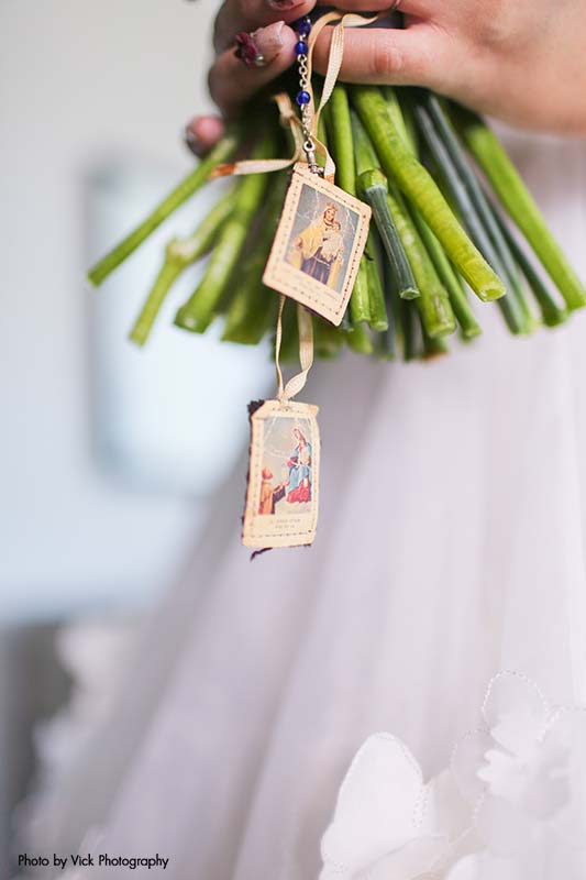 Photos on bridal bouquet string