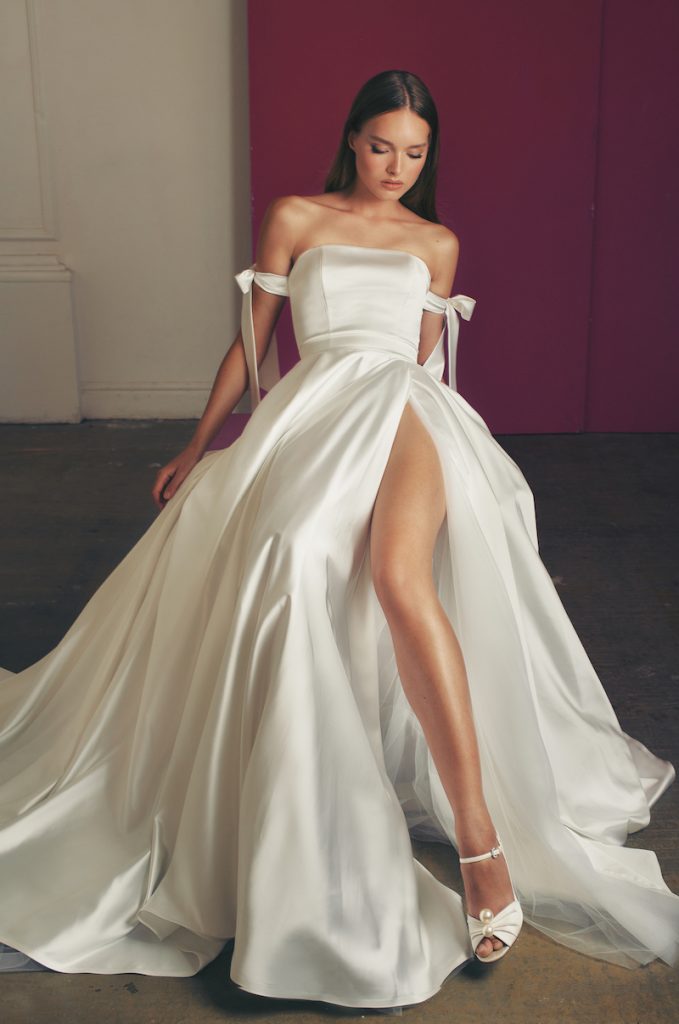 Strapless wedding gown with high slit skirt 